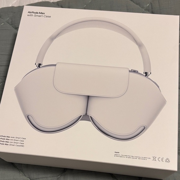 NIB AirPods Max with Smart Case- Silver - Picture 5 of 6